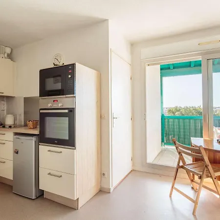 Appartement A Avec Terrasse, Proche Plages Et Commerces, Piscine Et Parking - Fr-1-3-592 *