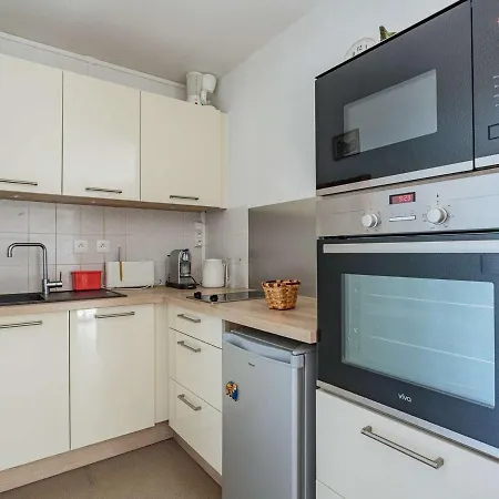 A Avec Terrasse, Proche Plages Et Commerces, Piscine Et Parking - Fr-1-3-592 Apartment Anglet